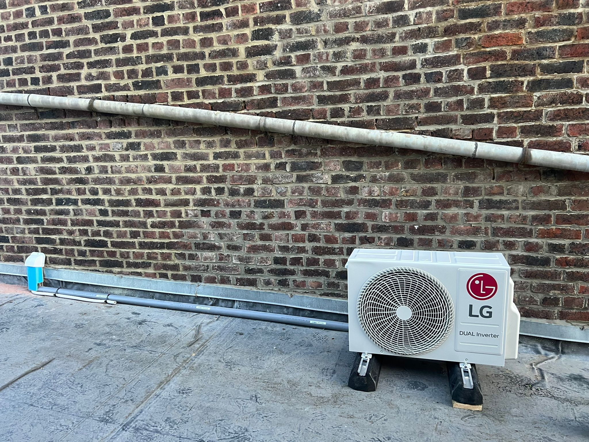 Unité extérieure LG Dual Inverter posée par Yce Confort