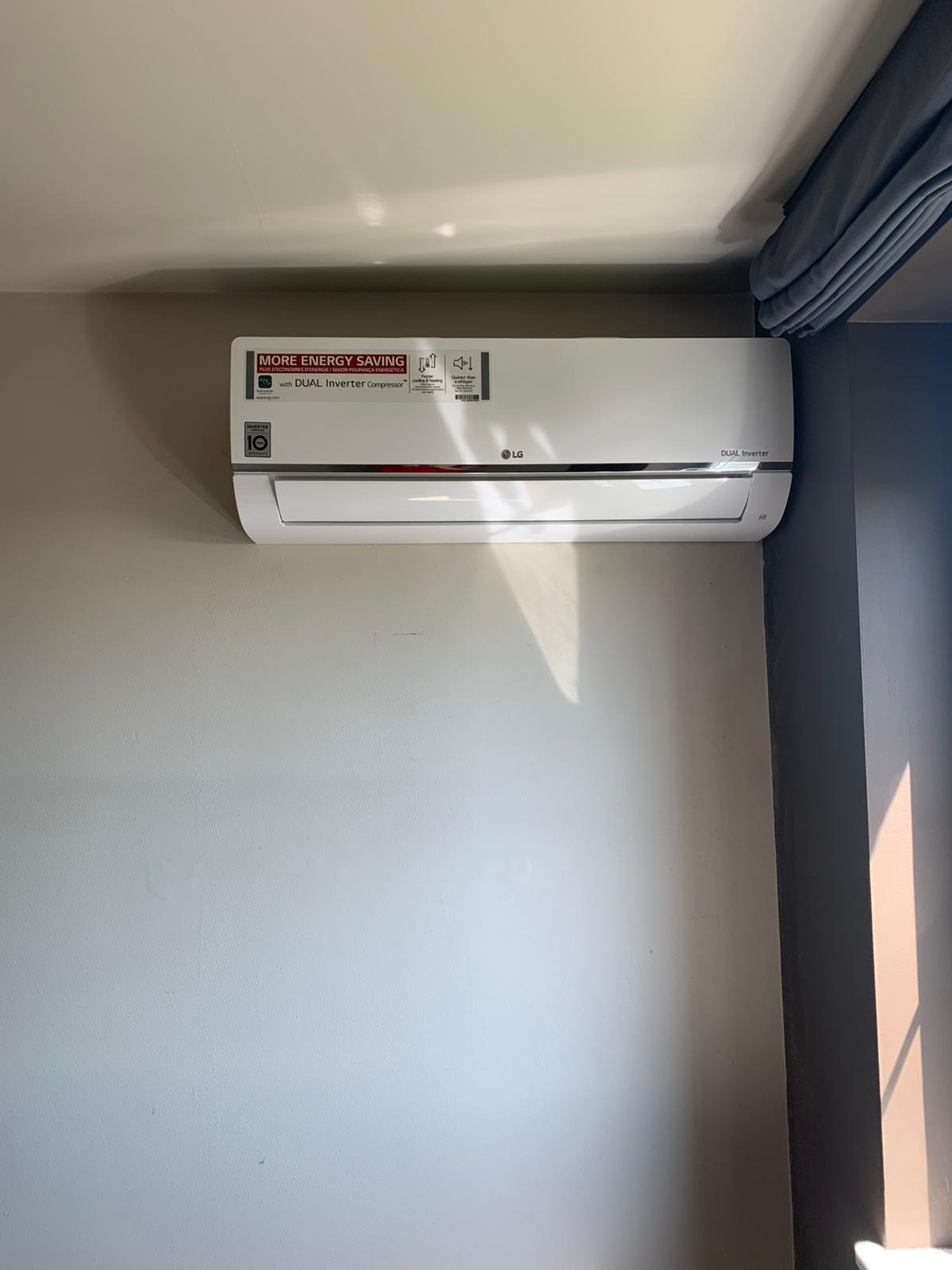 Climatisation intérieure installée dans un salon